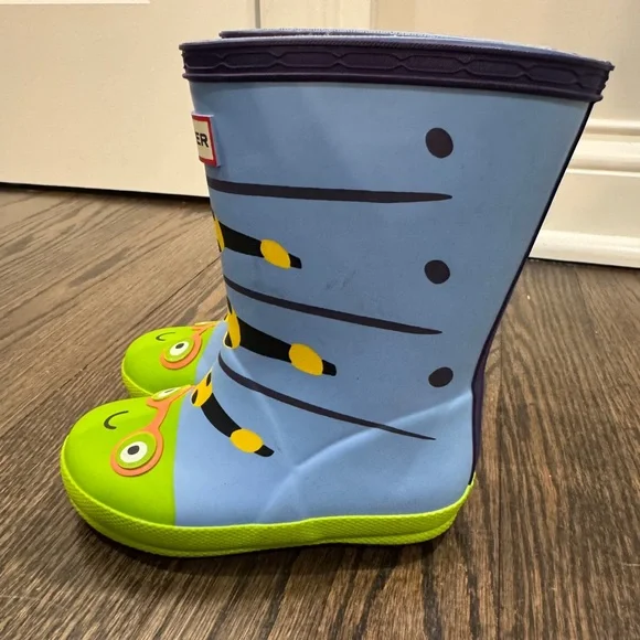 Hunter Kids' First Classic Wellington Rain Boots Caterpillar Design (7B/8G) - Picture 2 of 7